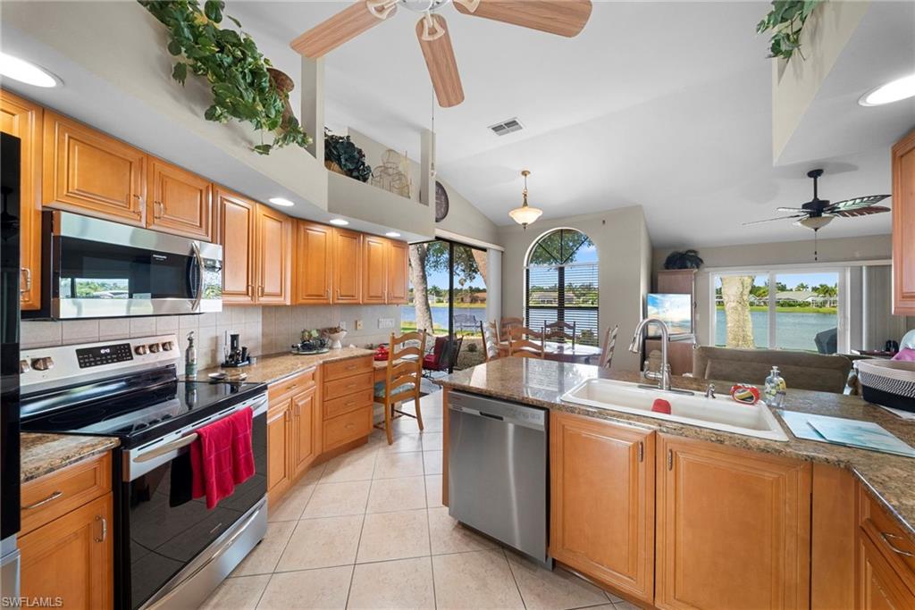 22361 FOUNTAIN LAKES BLVD photo 13