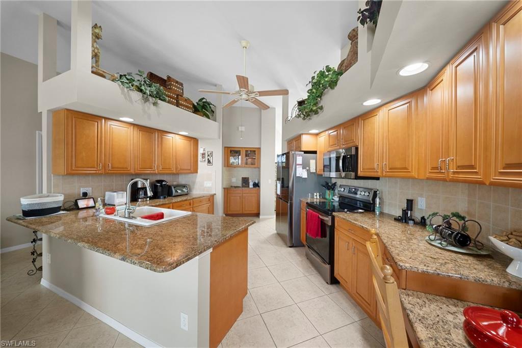 22361 FOUNTAIN LAKES BLVD photo 12