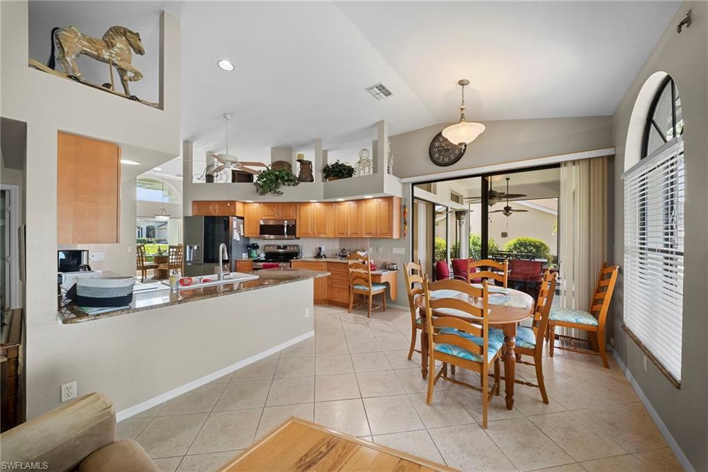 22361 FOUNTAIN LAKES BLVD photo 15
