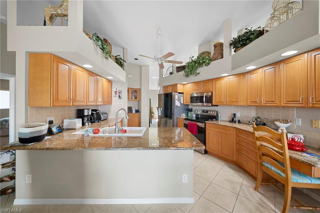 22361 FOUNTAIN LAKES BLVD photo 11