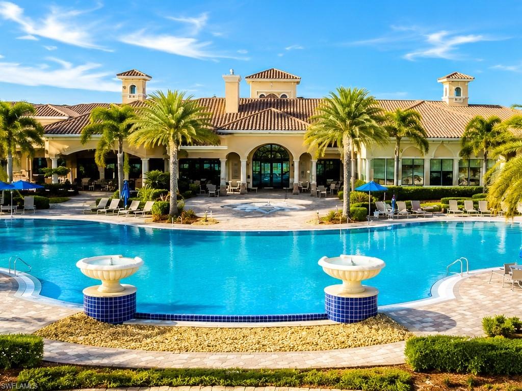 Clubhouse & Pool