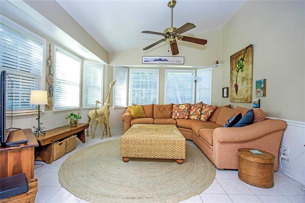 Light_and_Bright_Family_Room