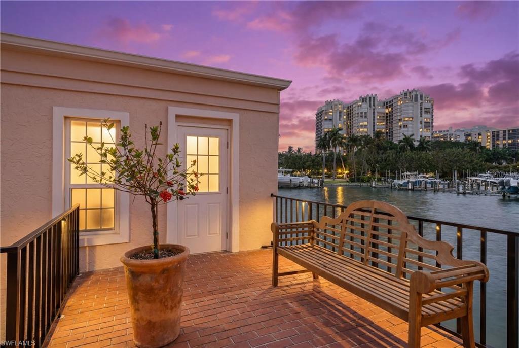 4000 Gulf Shore BLVD N 3300
