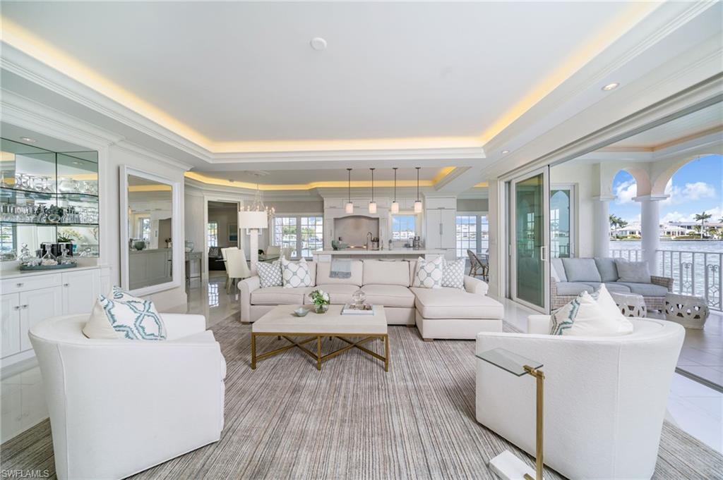 4000 Gulf Shore BLVD N 3300