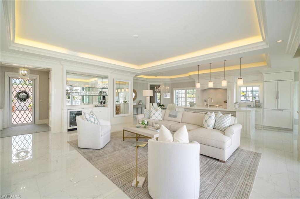 4000 Gulf Shore BLVD N 3300