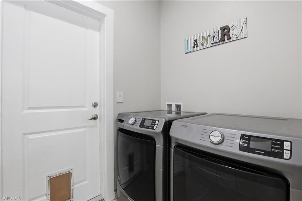 Laundry room with Washer and Dryer
