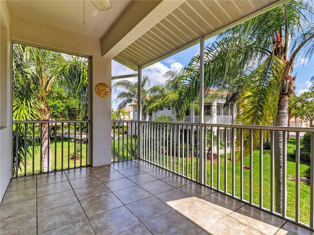 Screened lania with ceiling fan