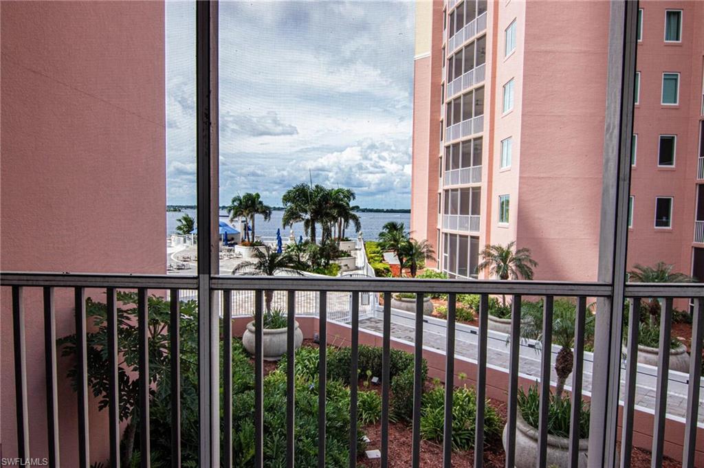 LUXURY RIVERFRONT CONDO • WRAP BALCONY • PRIVATE ELEVATOR • INCENTIVE!