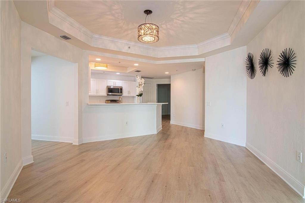 Family dining room is conveniently adjacent tothe kitchen.