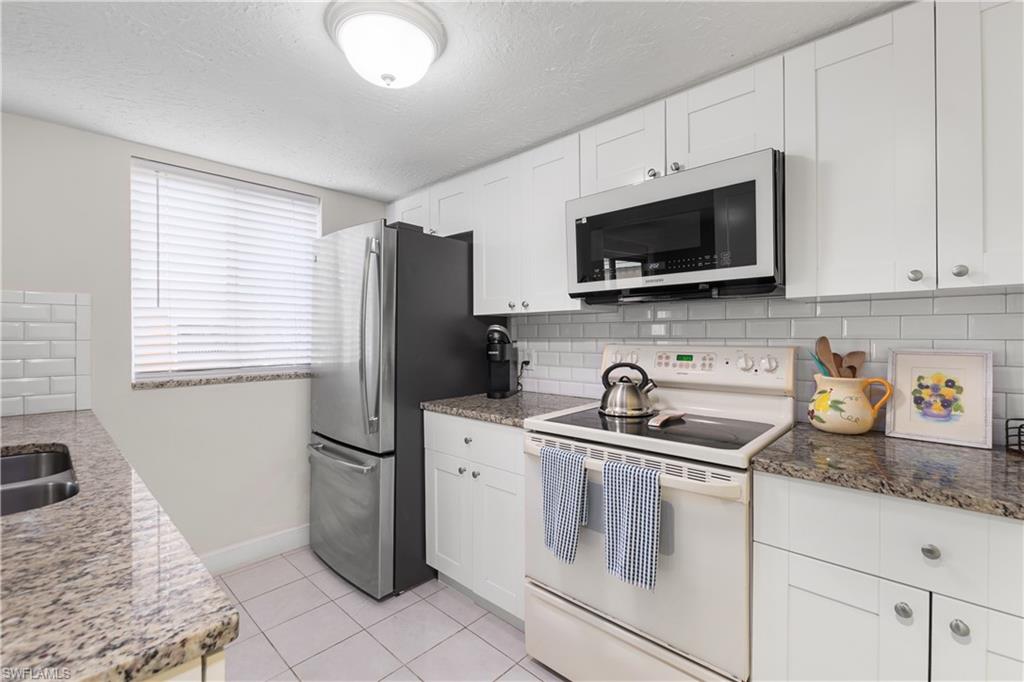 12620 Kenwood LN C photo 8