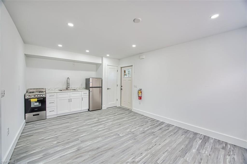 226 Fairweather LN photo 9