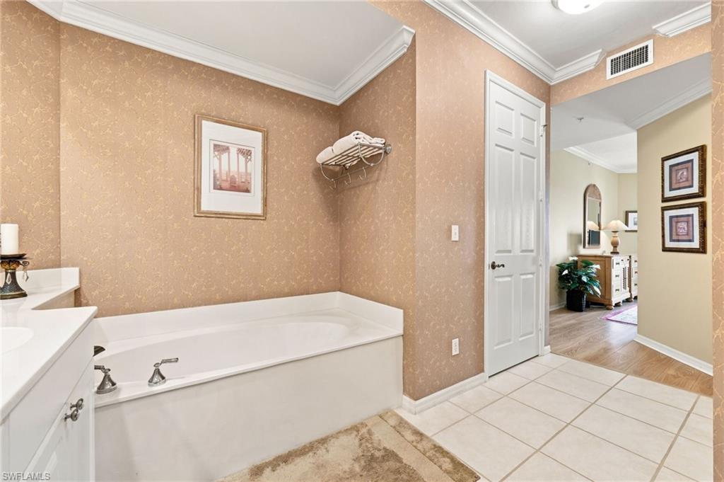 410 Flagship DR 1105 photo 16