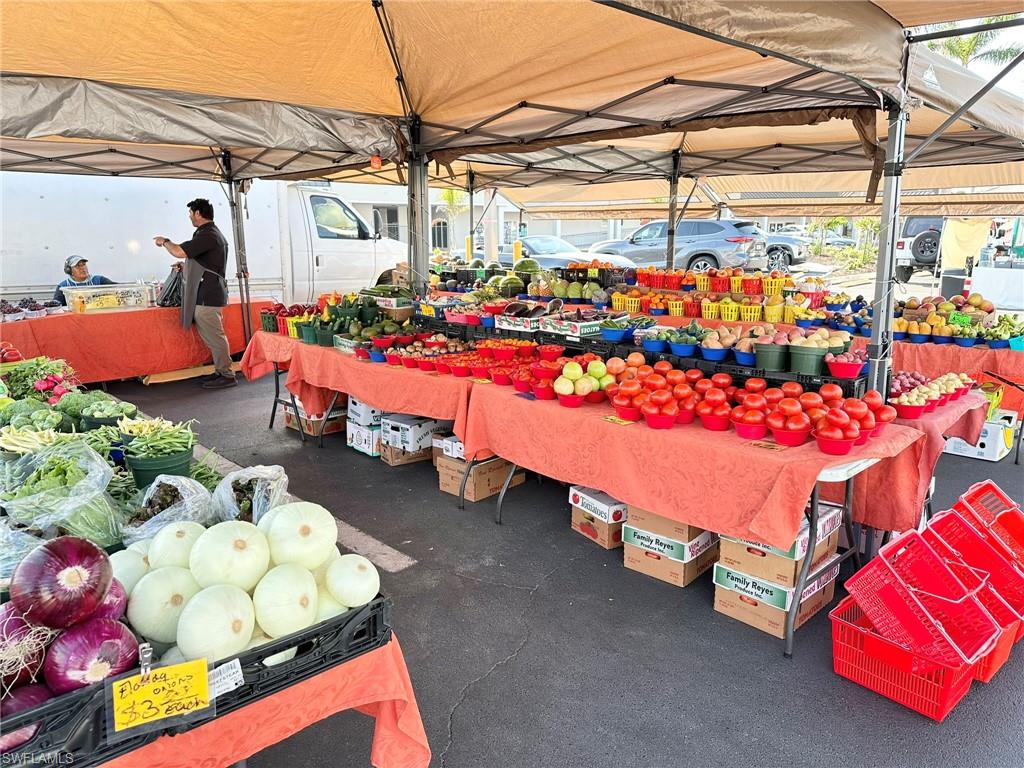 Weekly Farmers Market