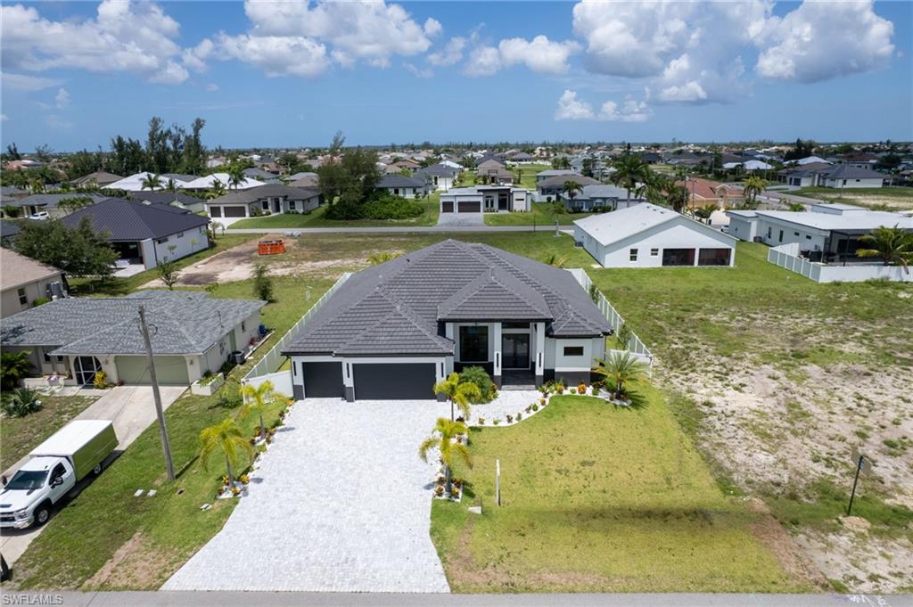 CAPE CORAL is famous for its vibrant lifestyle,scenic parks, boating canals, golf courses, andeasy access to nearby Gulf Coast beaches andfamily-friendly amenities
