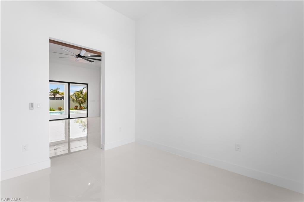 Den/Office or Study suitable for your homeoffice needs!