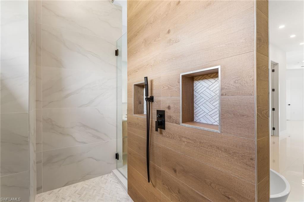 RAINFALL WALKTROUGH TILE SHOWER