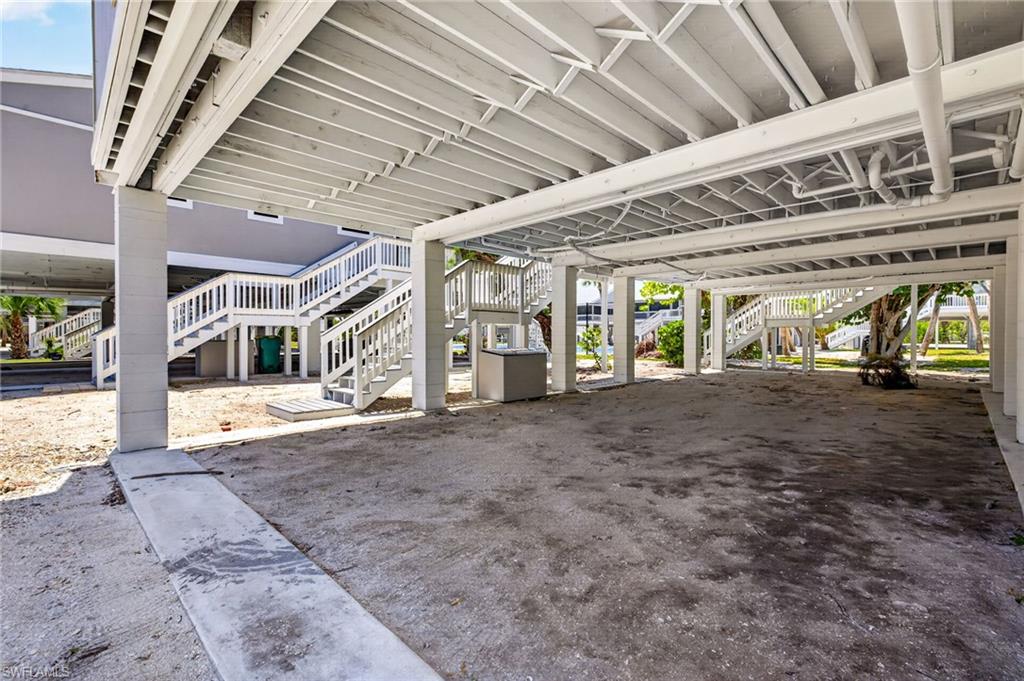 745 Cardium ST photo 33