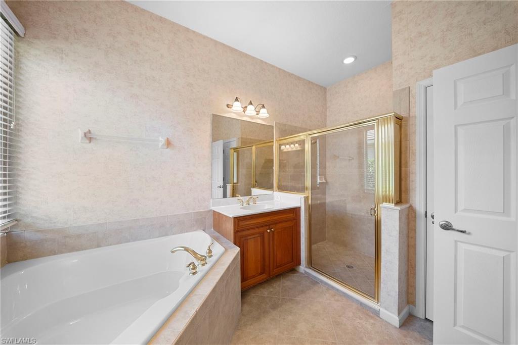 7914 Founders CIR photo 17