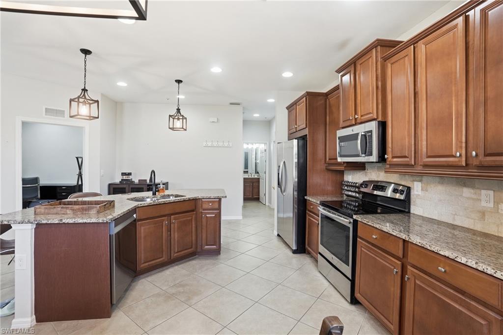 8515 Oakshade CIR 201 photo 13