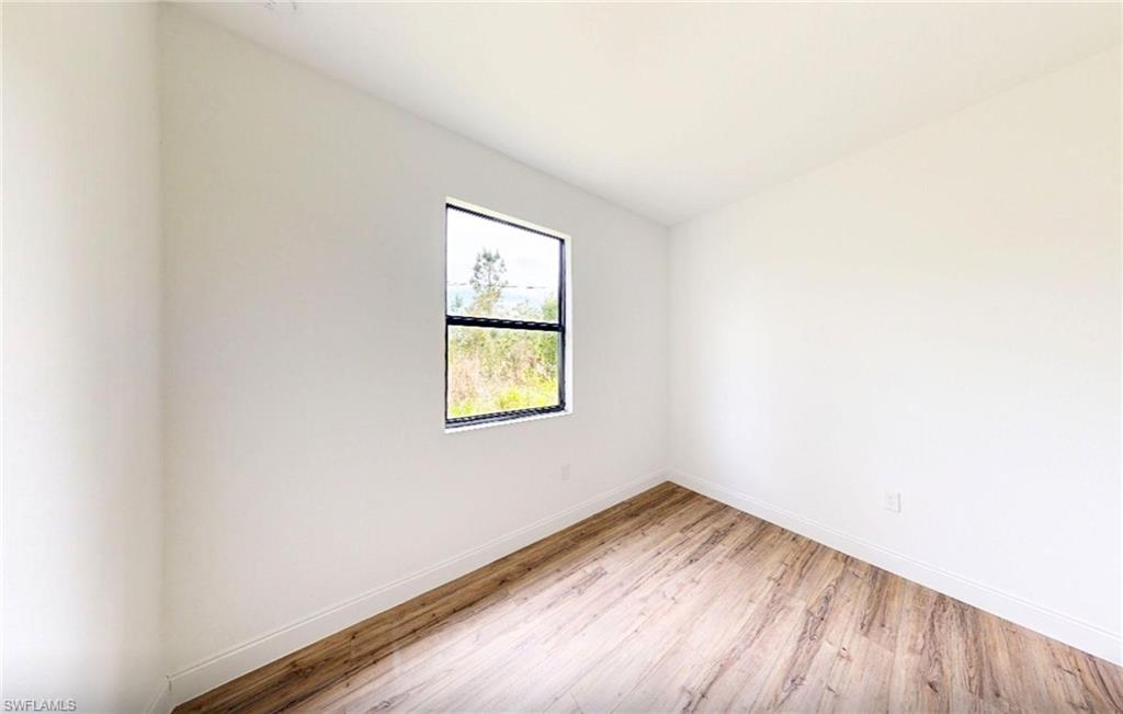 902 MAGNOLIA AVE photo 28