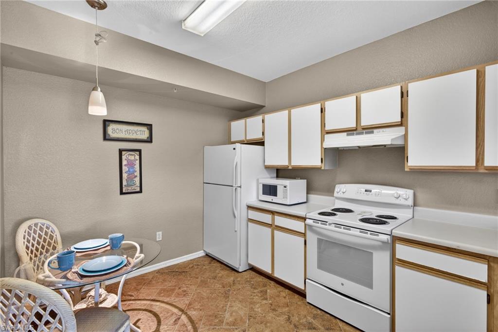 6361 Aragon WAY 202 photo 9
