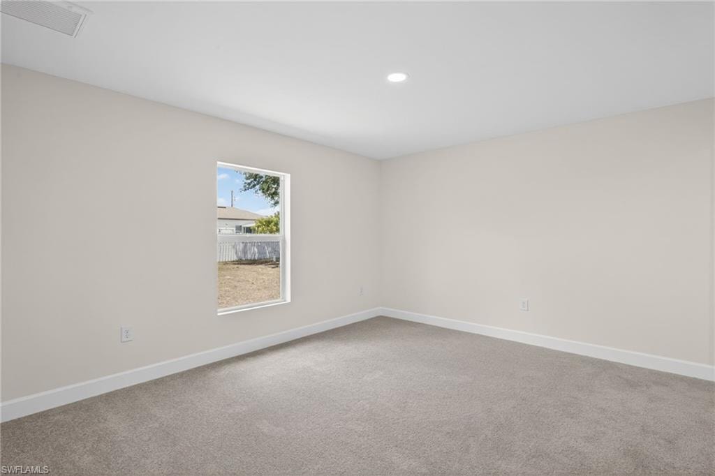 702 NW Douglas CIR photo 20