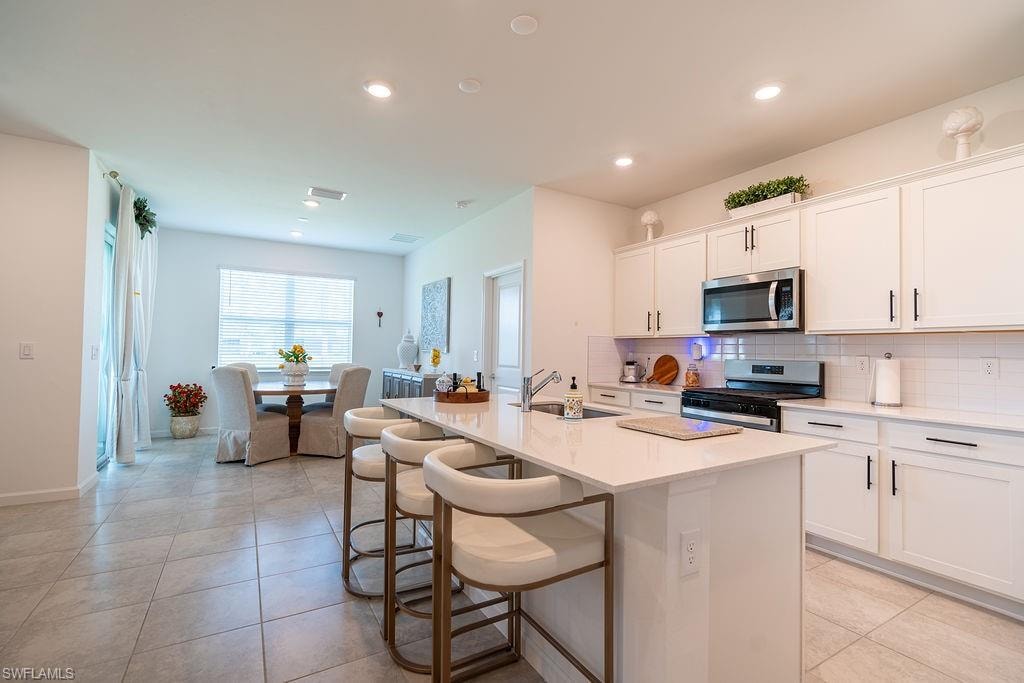 16932 Harlequin CT photo 35