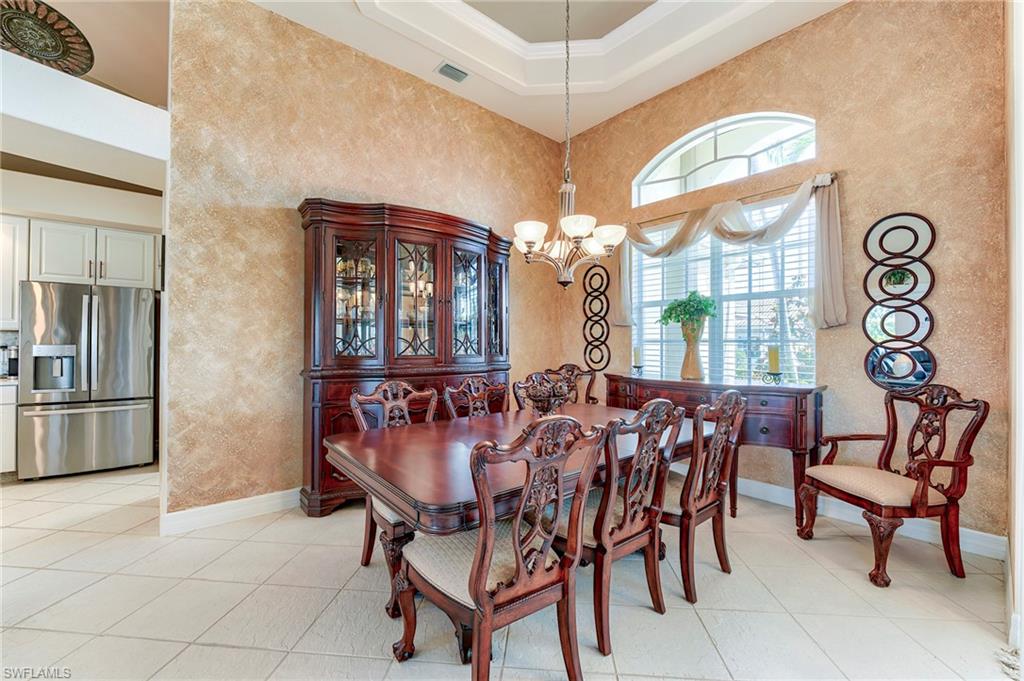 Dining room adjacent to kitchen