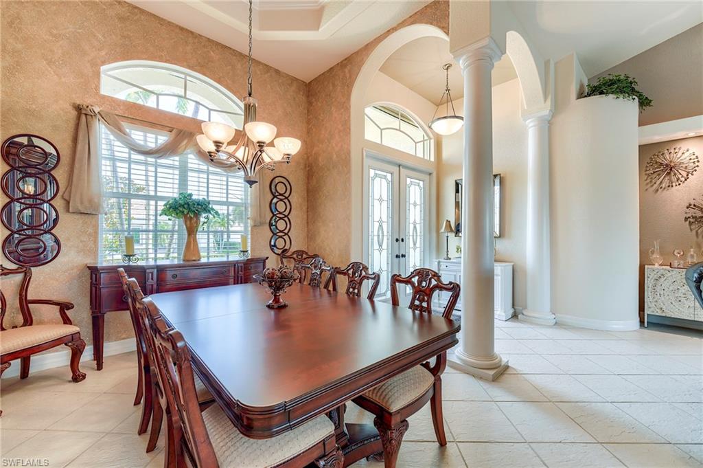 Dining room off entry foyer