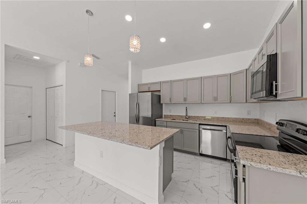 1940 Laverna AVE photo 9