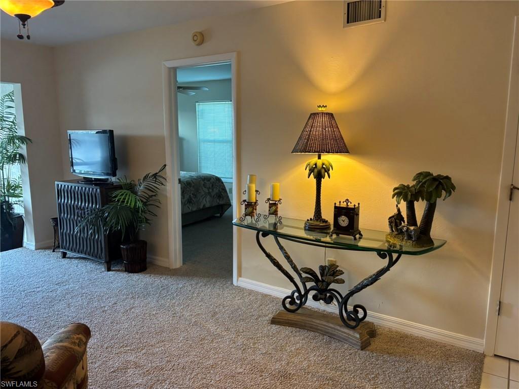 entrance to Master thru Livingroom