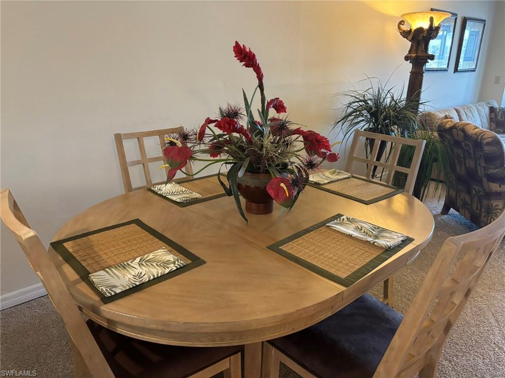 Dining table seats 4