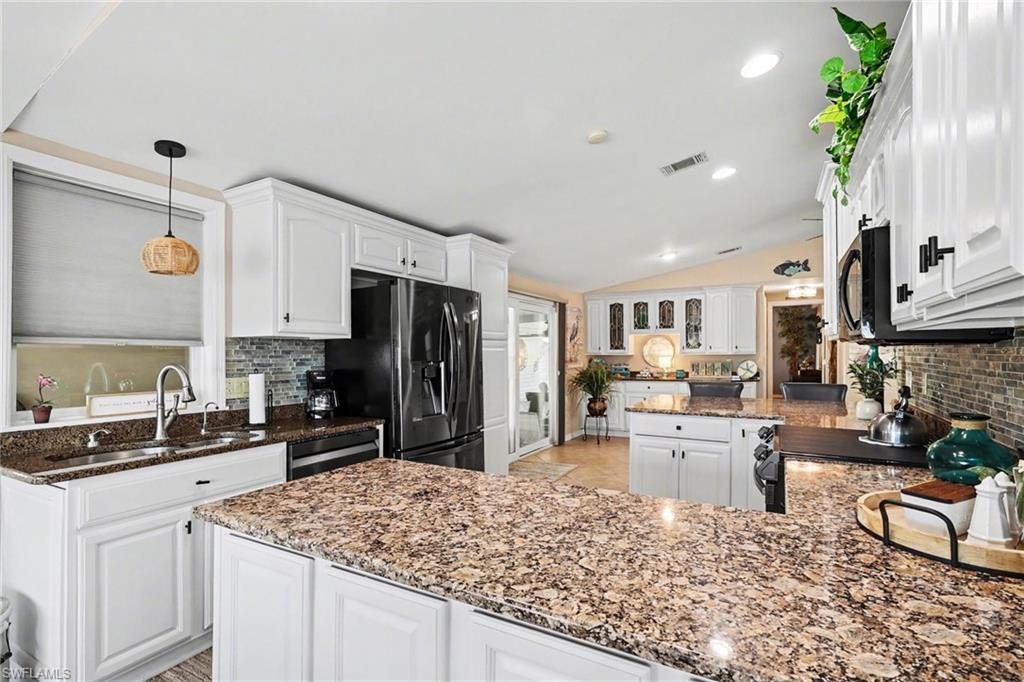 11111 Bayside LN