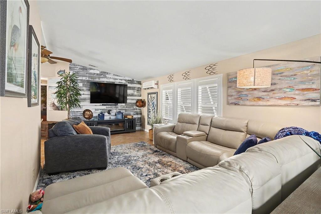 11111 Bayside LN photo 9
