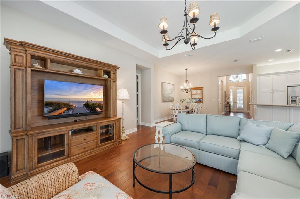 13736 Luna DR