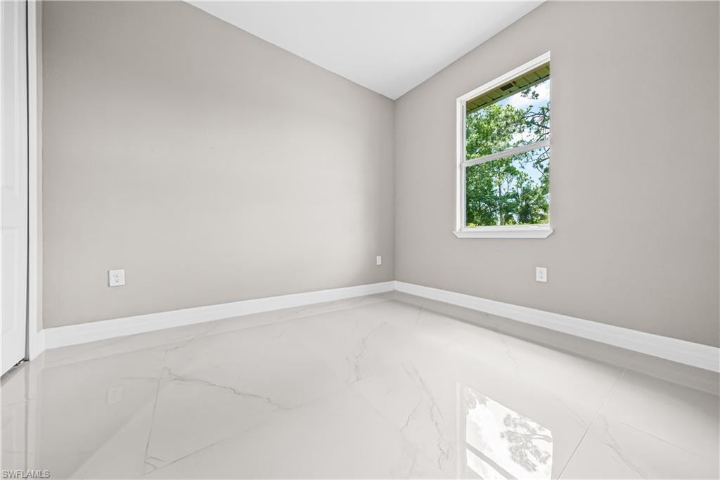 1032 Milwaukee BLVD photo 16