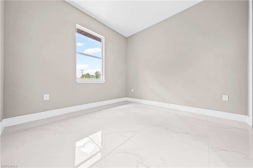 1032 Milwaukee BLVD photo 18