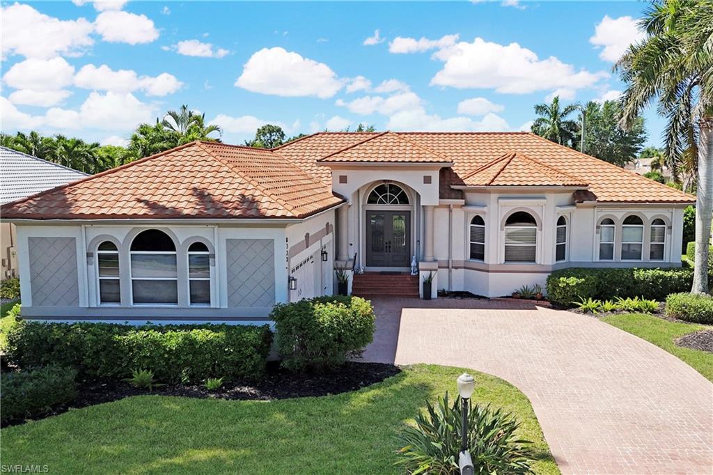 8723 S Lake CIR