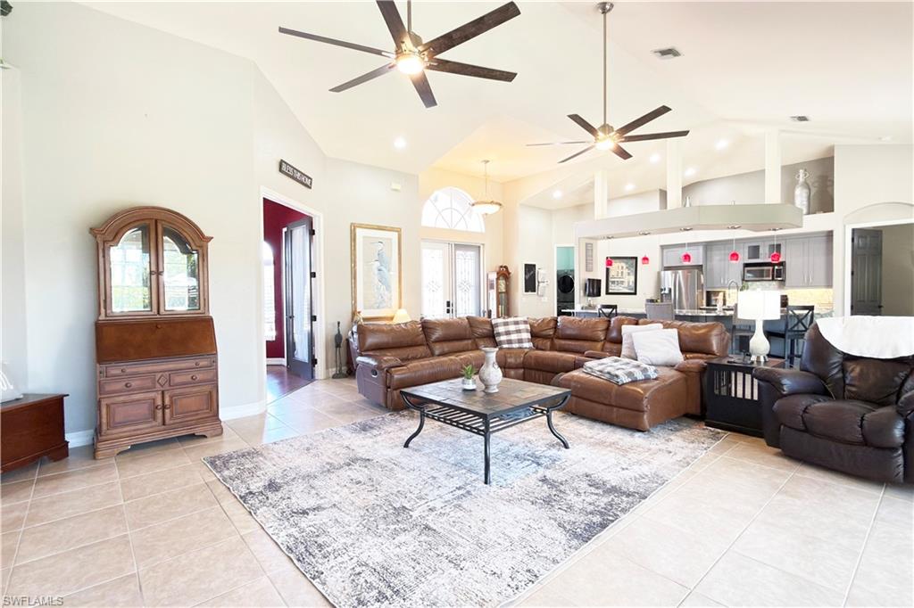 8723 S Lake CIR photo 6