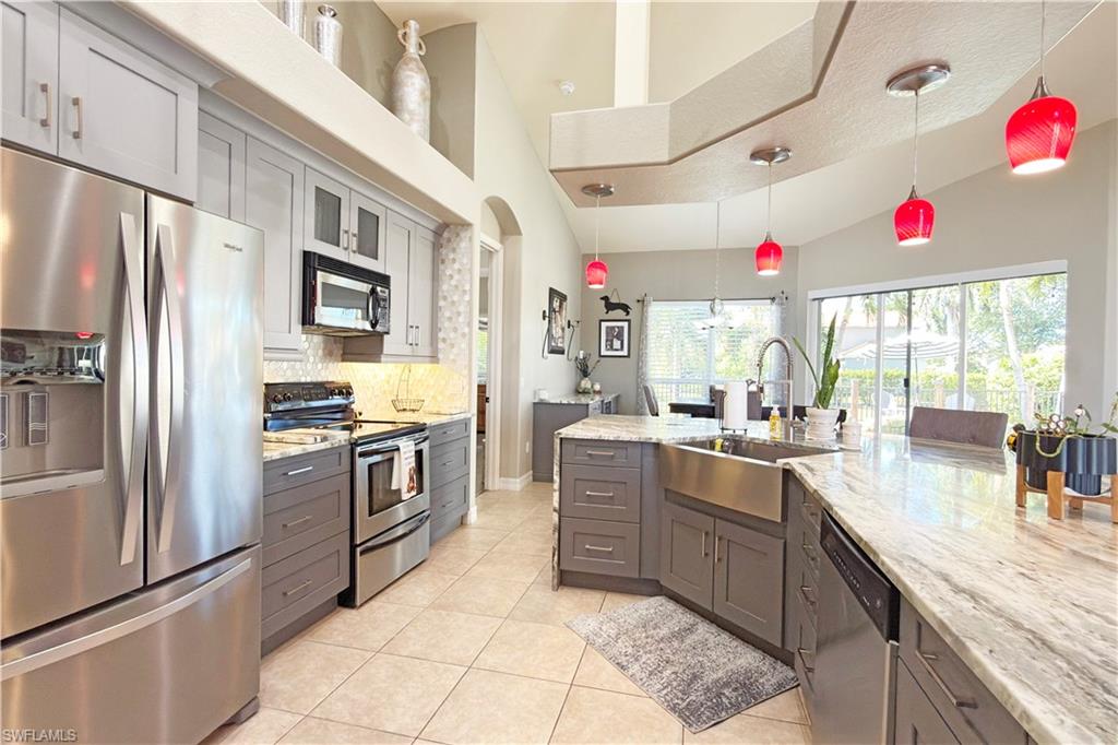 8723 S Lake CIR photo 7