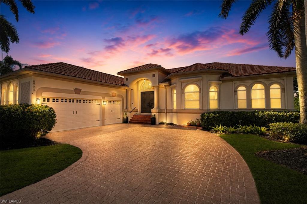 8723 S Lake CIR