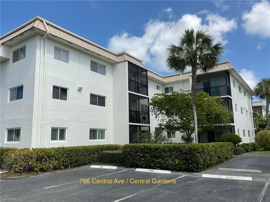 Central Gardens in Olde Naples