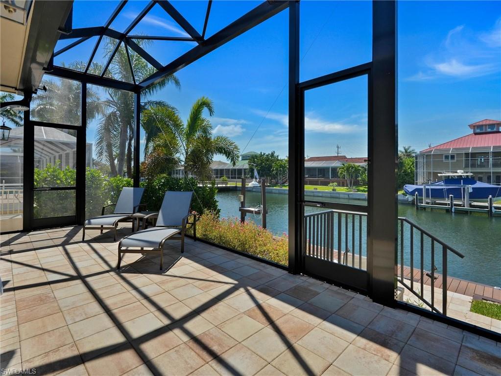 Quick access from the lanai to the "secret sitting area".