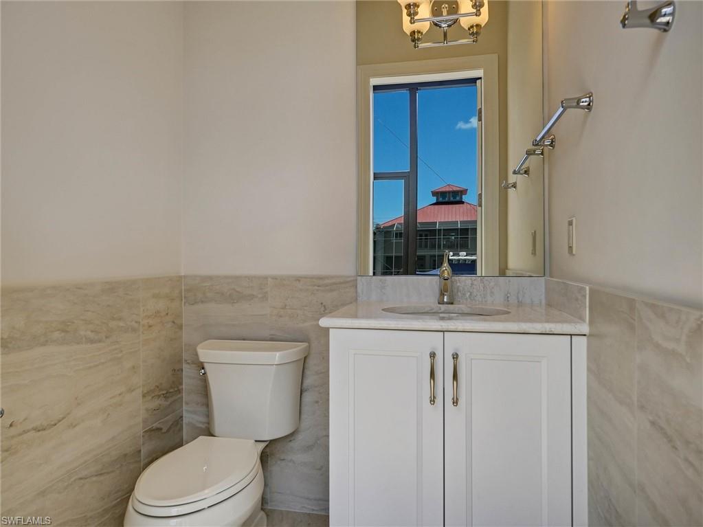 Convenient "Pool Bath"