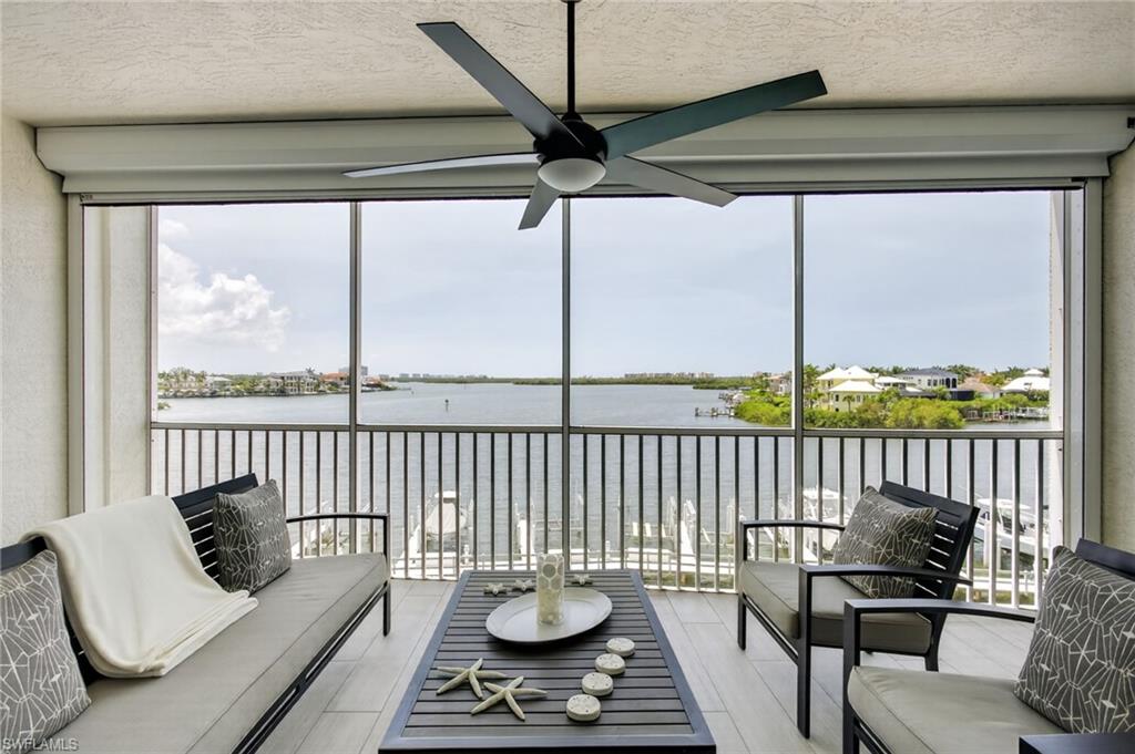 STUNNING BAY VIEWS!