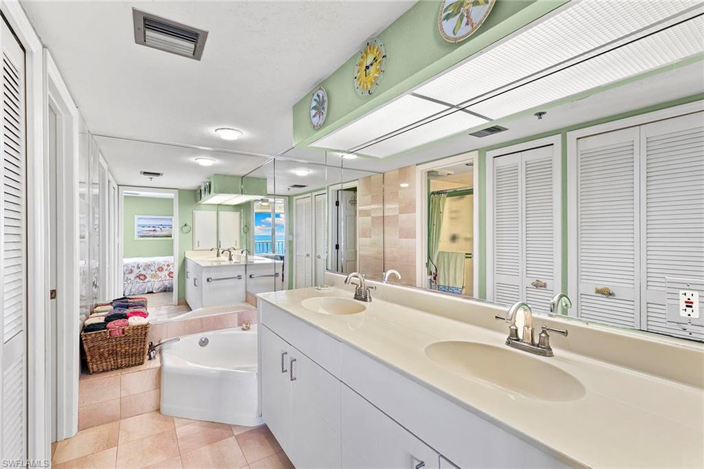 1000 Collier BLVD 708 photo 16
