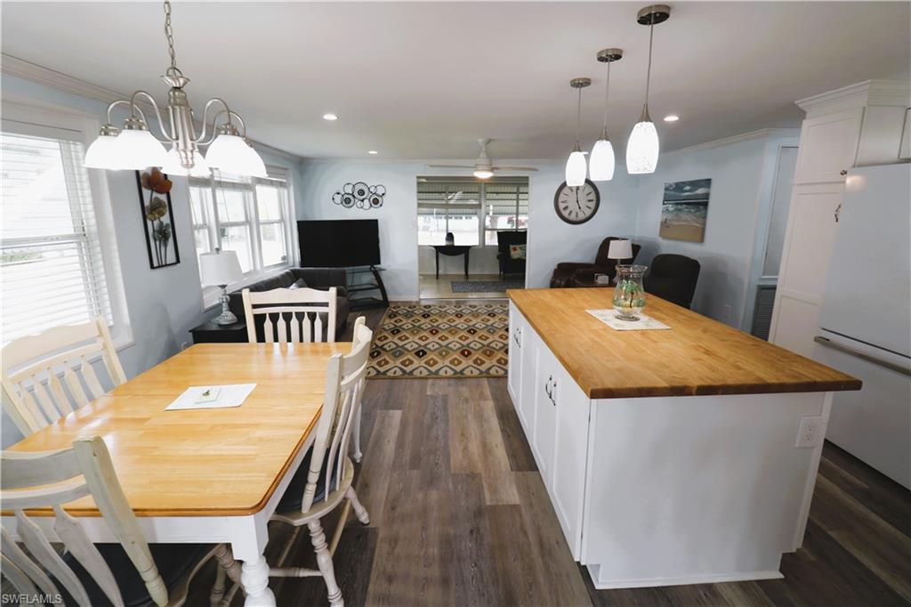 116 Coachlight DR photo 6