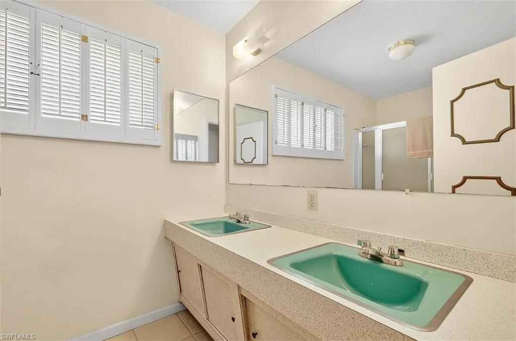 406 Leeland Heights BLVD E photo 13