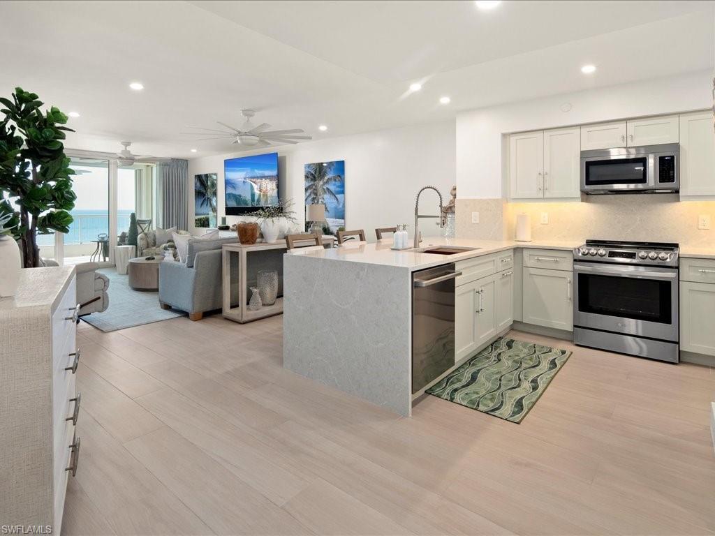 990 Cape Marco DR 307 photo 6