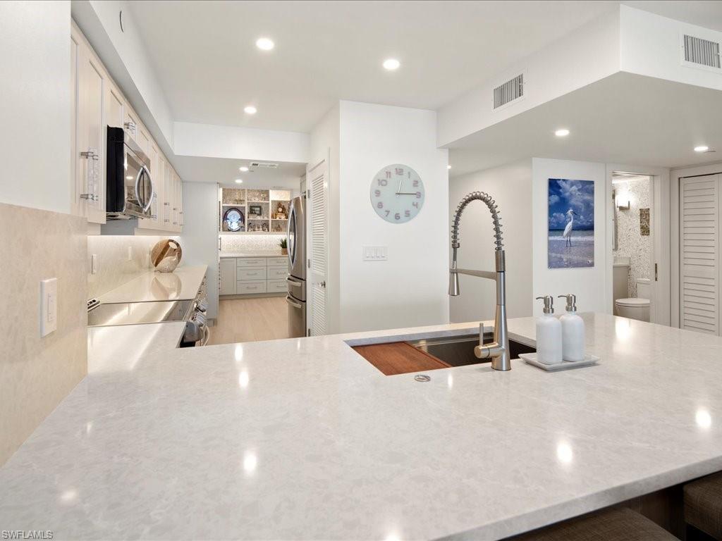 990 Cape Marco DR 307 photo 9